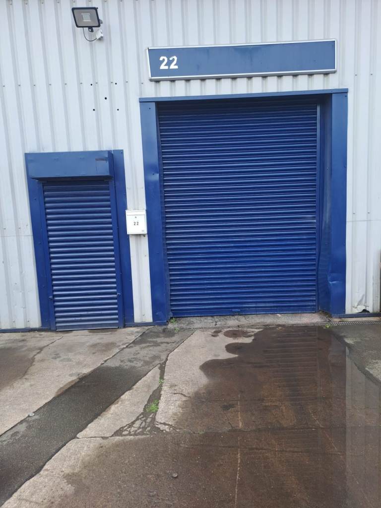 Commercial unit to let in Dudley, no deposit, 24/7 access, secured industrial estate