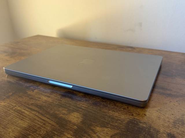 MacBook Pro 14 inch M1 Max / 64GB RAM / 32-Core / 1TB SSD / Space
