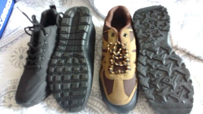 image for 2 pairs brand new boys,men's trainers size 7