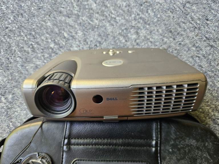 Dell 3200MP DLP projector.