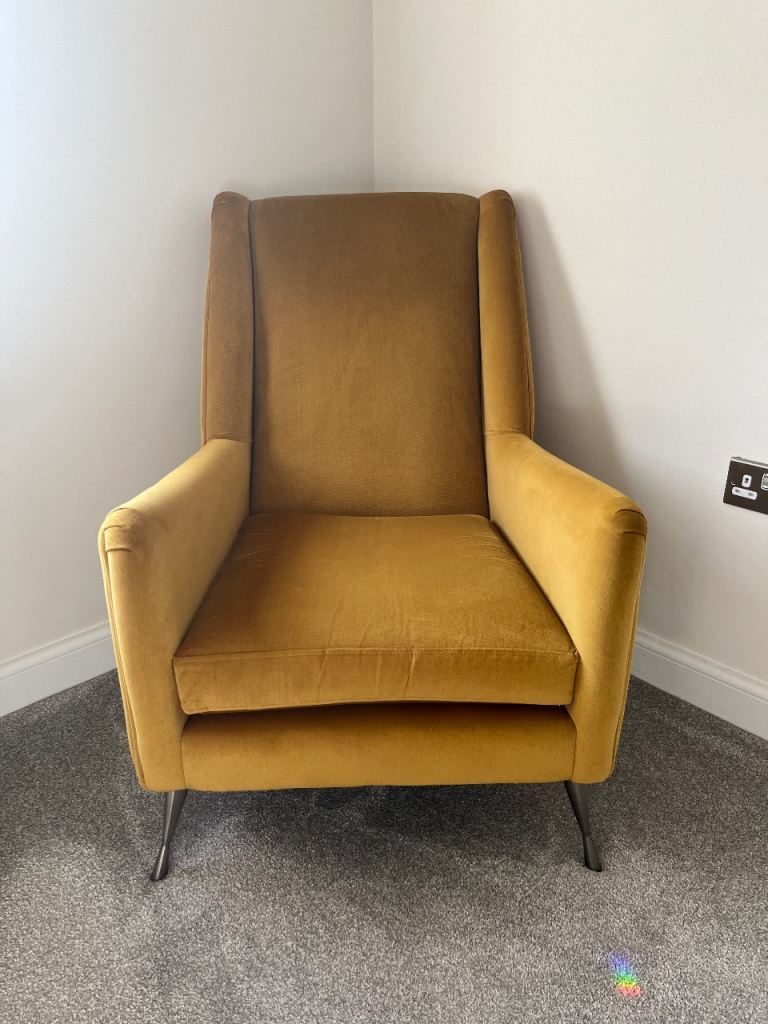 DFS Peace accent chair