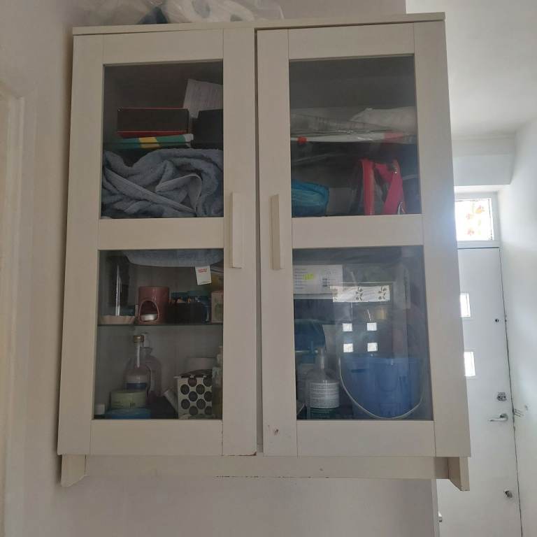 Wall cabinet