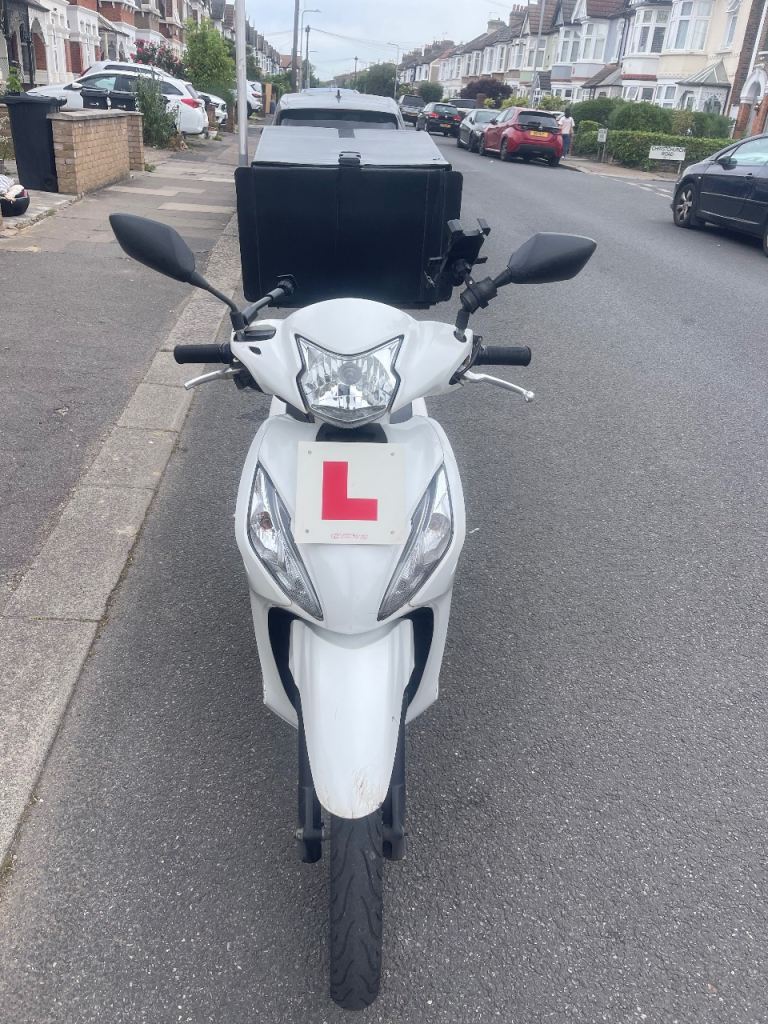 Food Delivery Motorbike, Courier Motorcycle, Honda VISION Moped, Pizza and Fast Food Deliver Scooter
