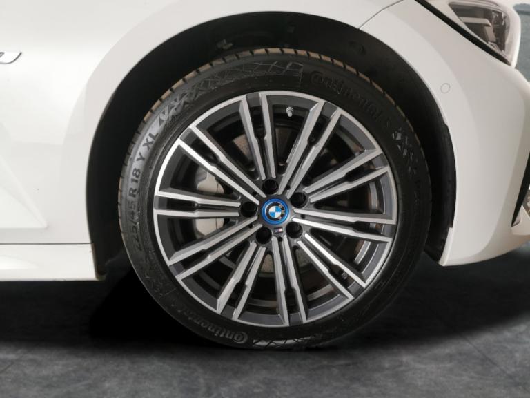 2021 BMW 3 Series 2.0 330e 12kWh M Sport Saloon 4dr Petrol Plug-in Hybrid Auto Euro 6 (s/s) ( Sal...