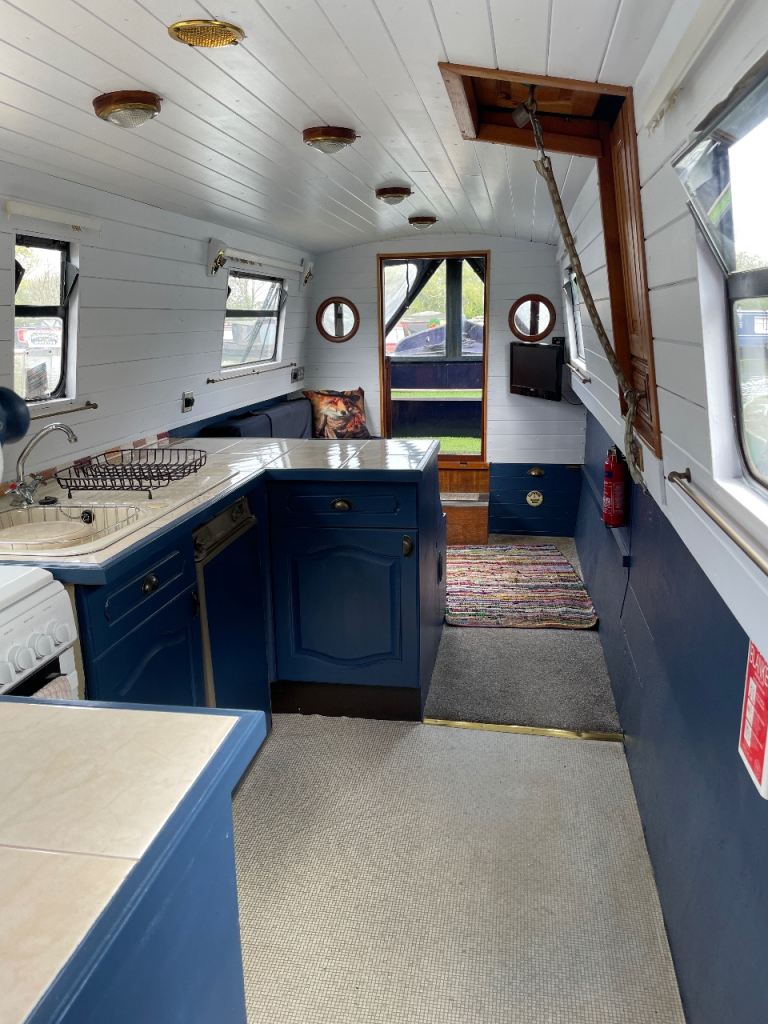 Cruiser stern 46ft canal narrow boat great condition modernised painted updated 