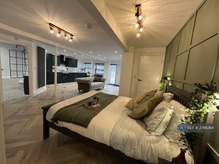 1 bedroom in Wellingborough Road, Rushden, NN10 (#2766264)