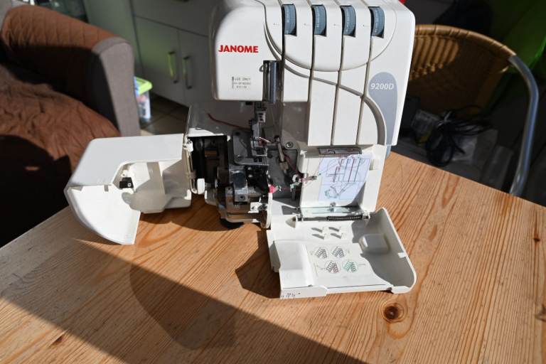 Janome 9200D 4-thread overlocker