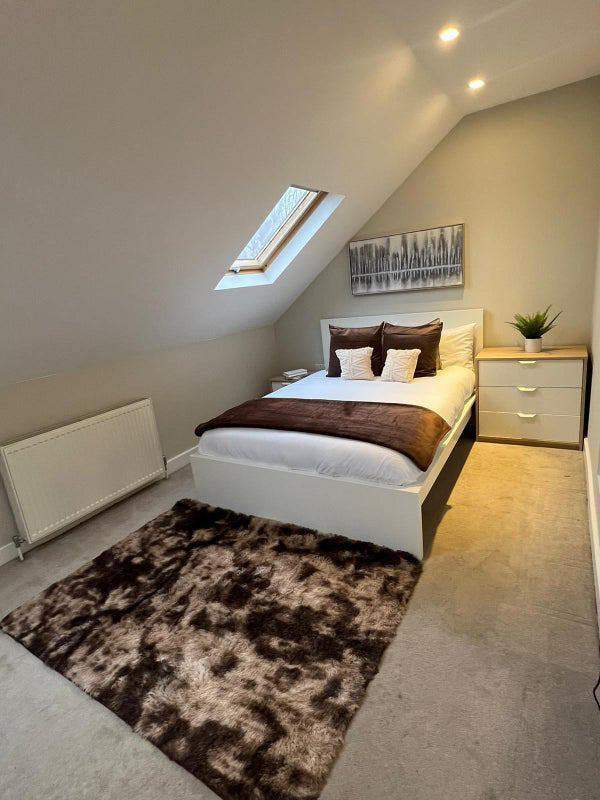 Cosy Double Room Right Next To The Station !!!