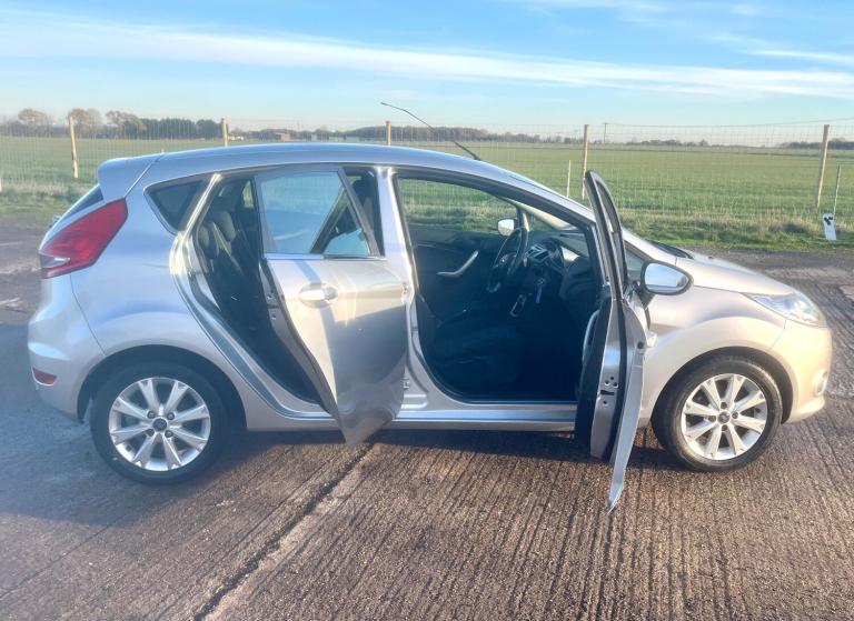 2010 Ford Fiesta 1.25 Zetec*9m MOT*Full History*2 Owners*Aircon*Alloys*1st car ?