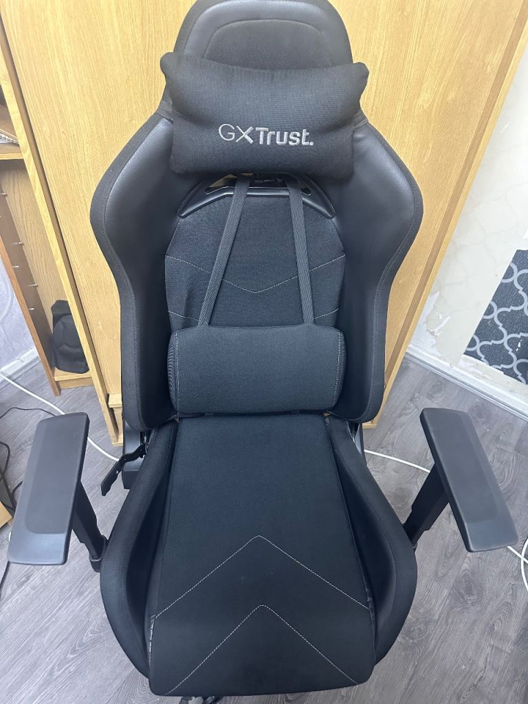 GXTrust 714 Rayu Gaming Chair (Good Condition)