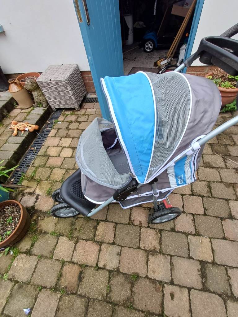 Innopet dog pram stroller buggy. Like new.