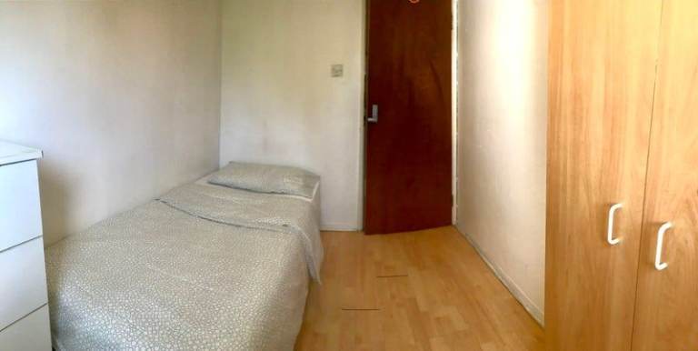 🌻ROOM AVAILABLE - STEPS FROM CANARY WHARF!!