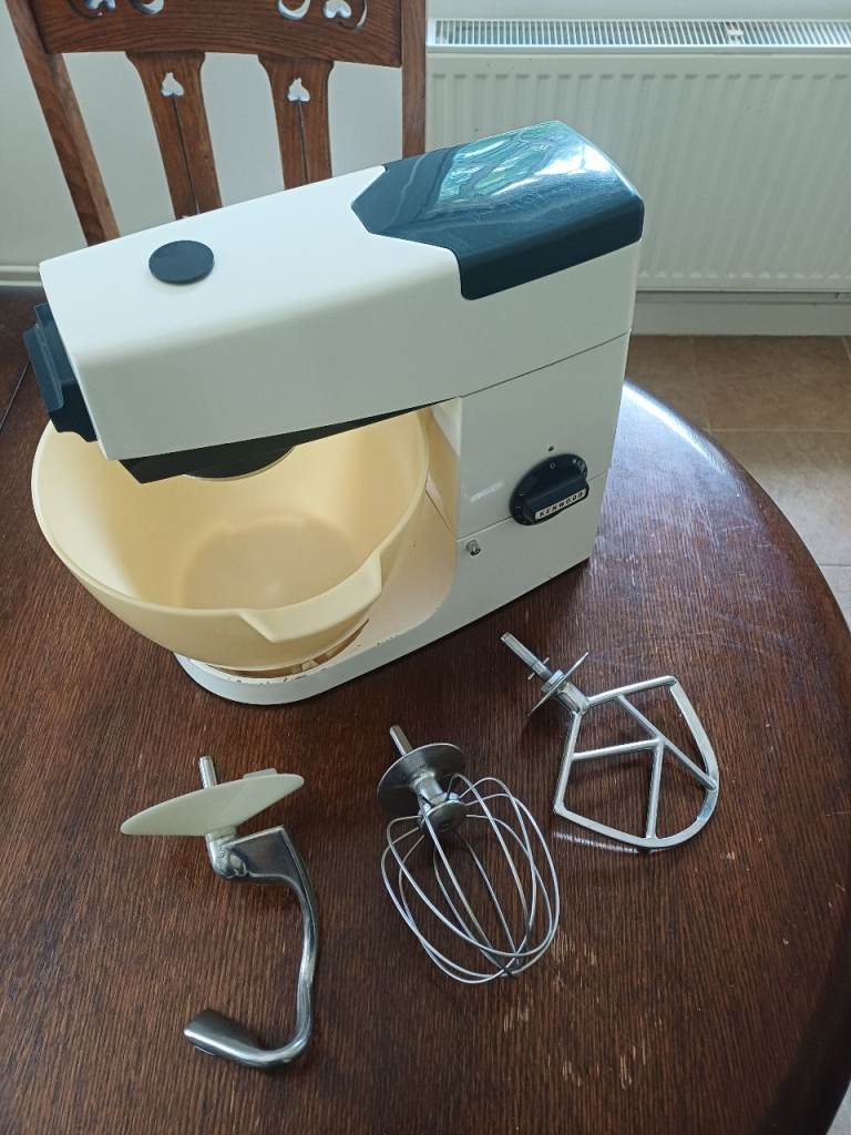 Kenwood Chef Stand Mixer 701A series. Bake with a true kitchen icon.