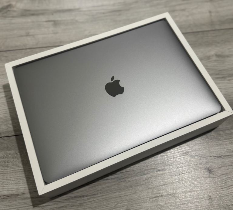 13-inch MacBook Pro with Apple M2 chip 