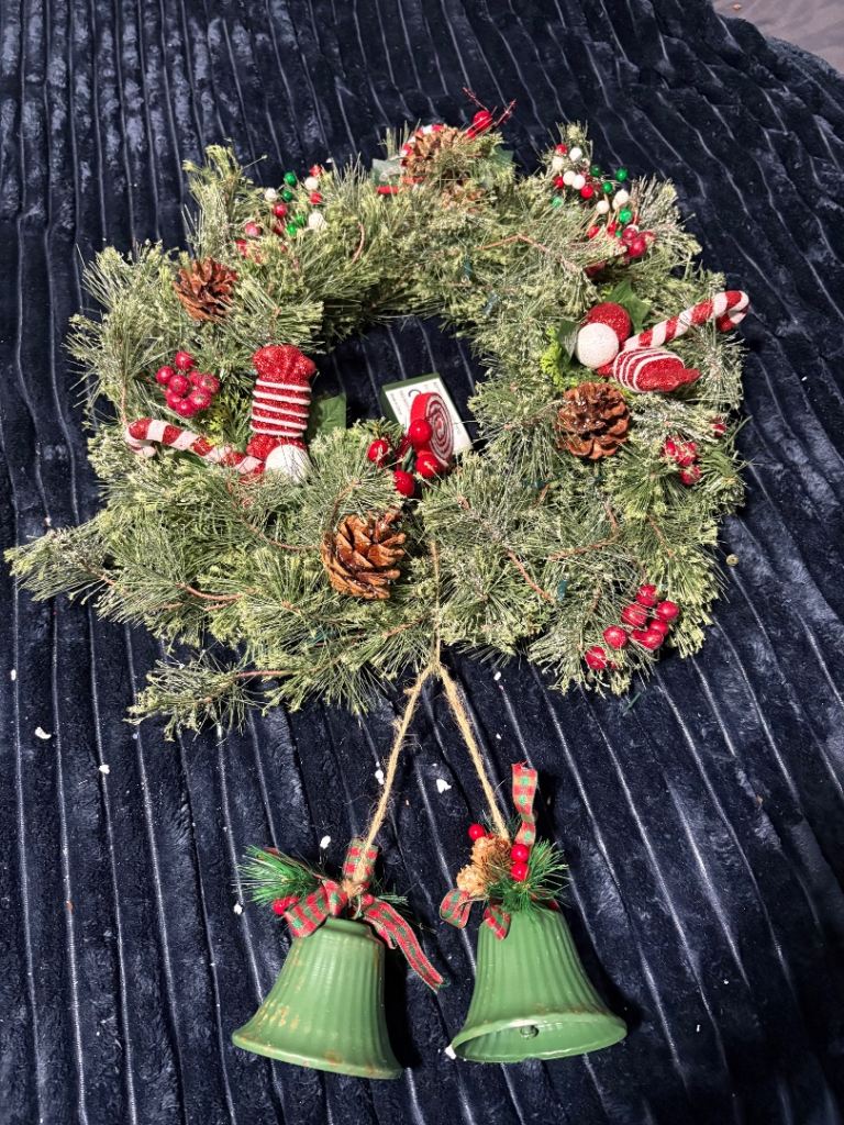 Festive Christmas Wreath with Bells – As Good As New