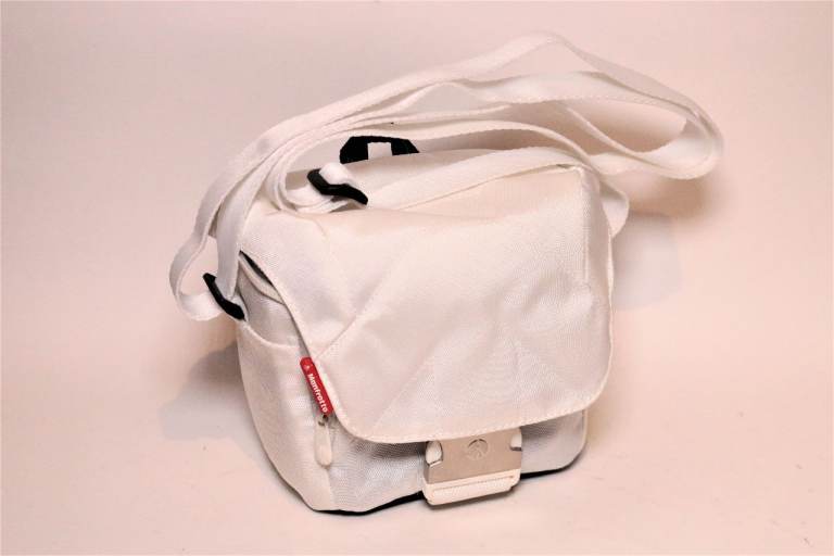 Manfrotto Bella II Shoulder Bag for Cameras - White in excellent condition
