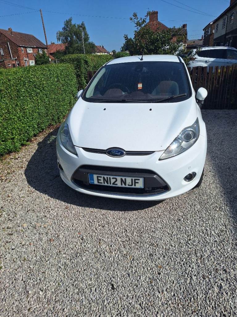Ford, FIESTA, Hatchback, 2012, Manual, 1560 (cc), 5 doors