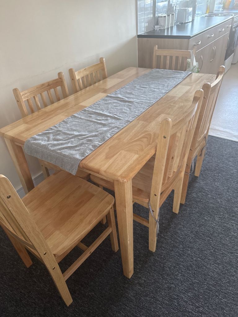 Solid pine dinning table 