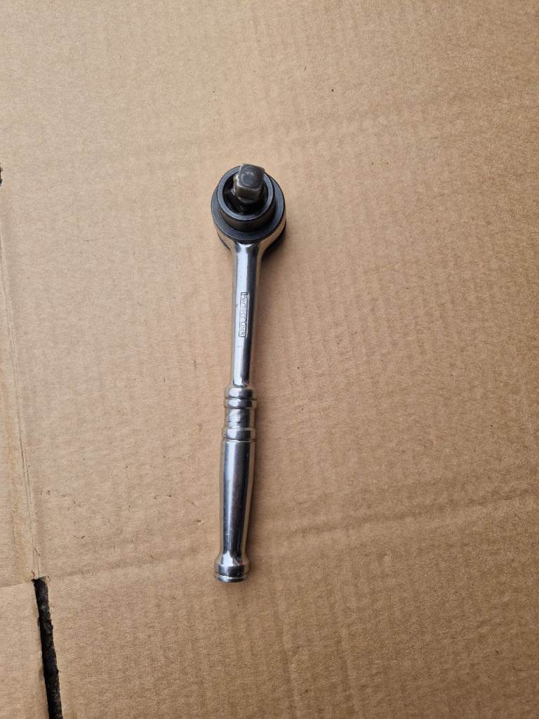 Perfect-Lock chrom vanadium ratchet 3/8" sq drive.