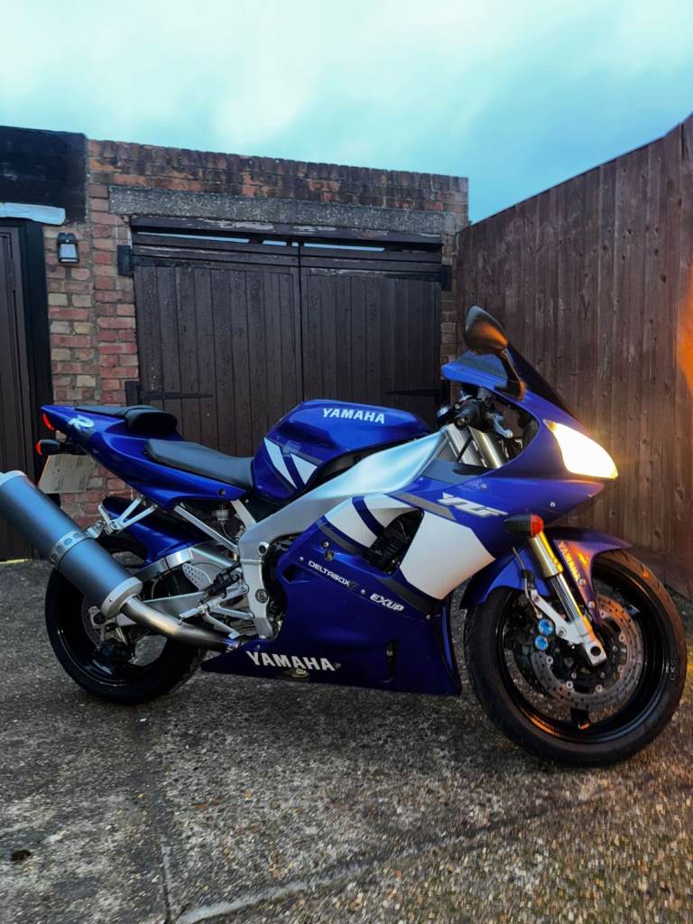 Yamaha R1 2002