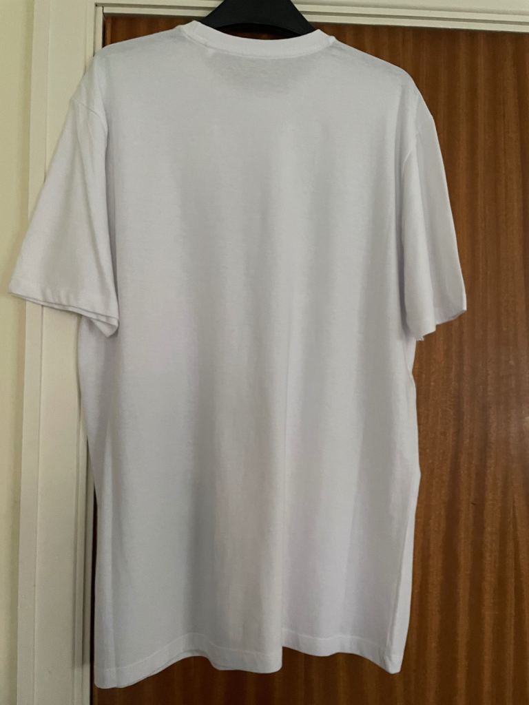 Men’s BNWT T-Shirt - Size medium