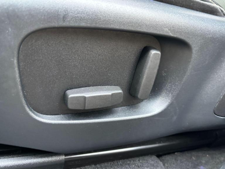 2019 Land Rover Range Rover Velar 2.0 D180 R-Dynamic SE 5dr Auto ESTATE DIESEL Automatic