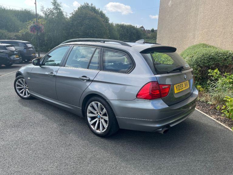 59 PLATE BMW 320i SE PETROL,TOURING BUSINESS EDITION AUTOMATIC HIGH SPEC WITH PANORAMIC ROOF,