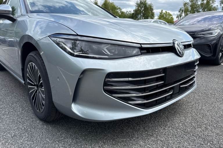 2025 Volkswagen Passat 1.5 eTSI MHEV Elegance DSG Euro 6 (s/s) 5dr Estate Automatic