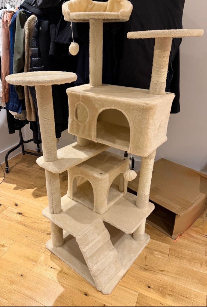 Cat tree