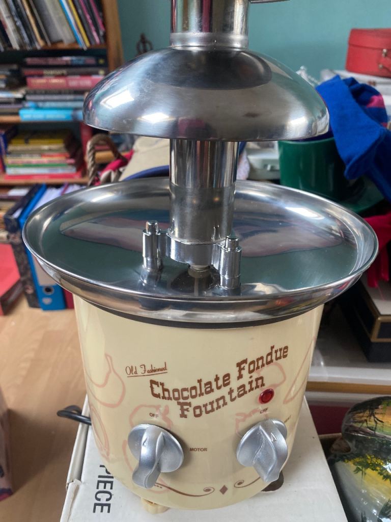 Chocolate fountain