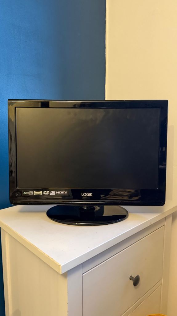 LOGIK 19” TV with Built-in DVD Player