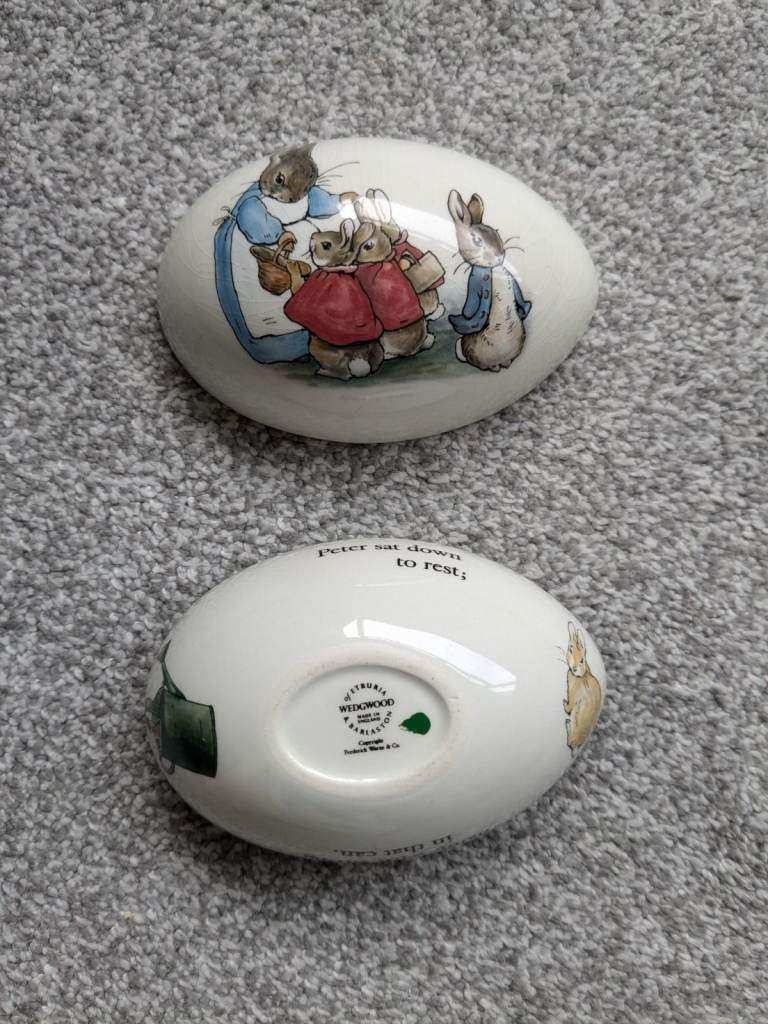 Vintage Wedgwood Beatrix Potter Peter Rabbit Bone China Egg Shaped Trinket Box