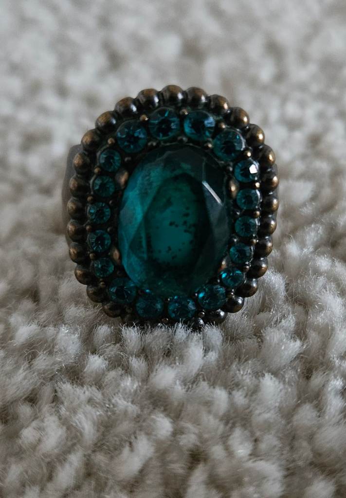 Ladies ring 