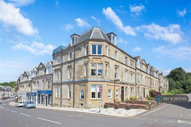 3 bedroom flat in Norval Place, Kilmacolm, PA13 (3 bed) (#2973720)