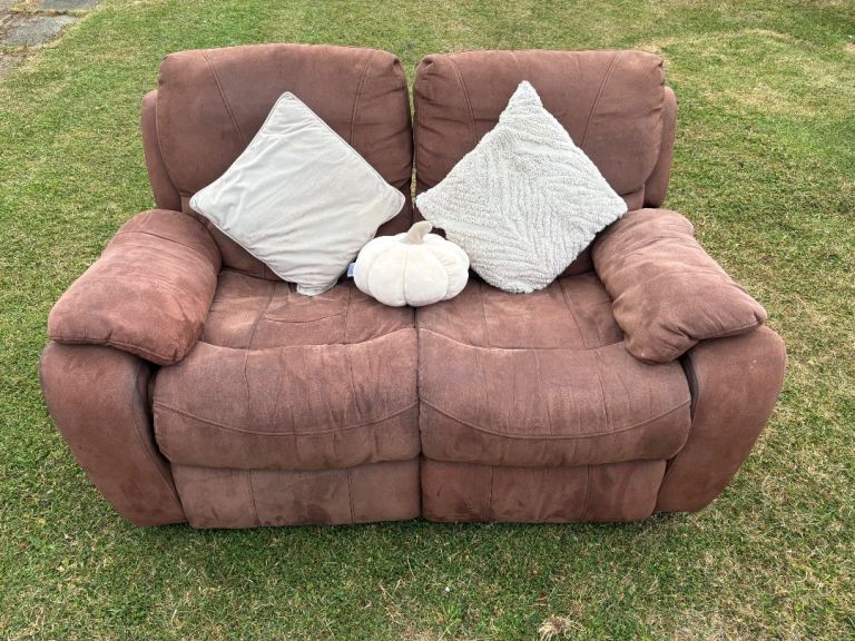 Brown Fabric 2-Seater Recliner Sofa in Good Condition