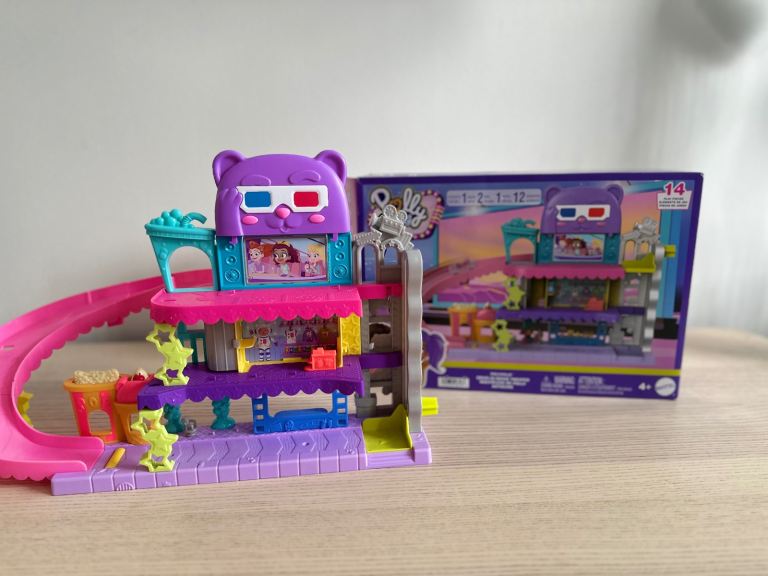 image for Polly Pocket Drive Through movie theatre - like new