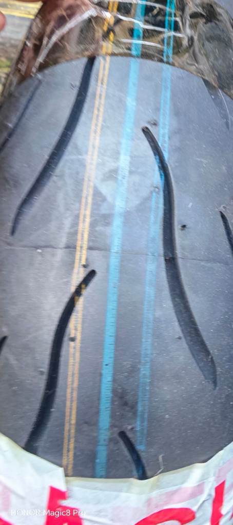 120/70/17.    /190/50/17 .. tyres