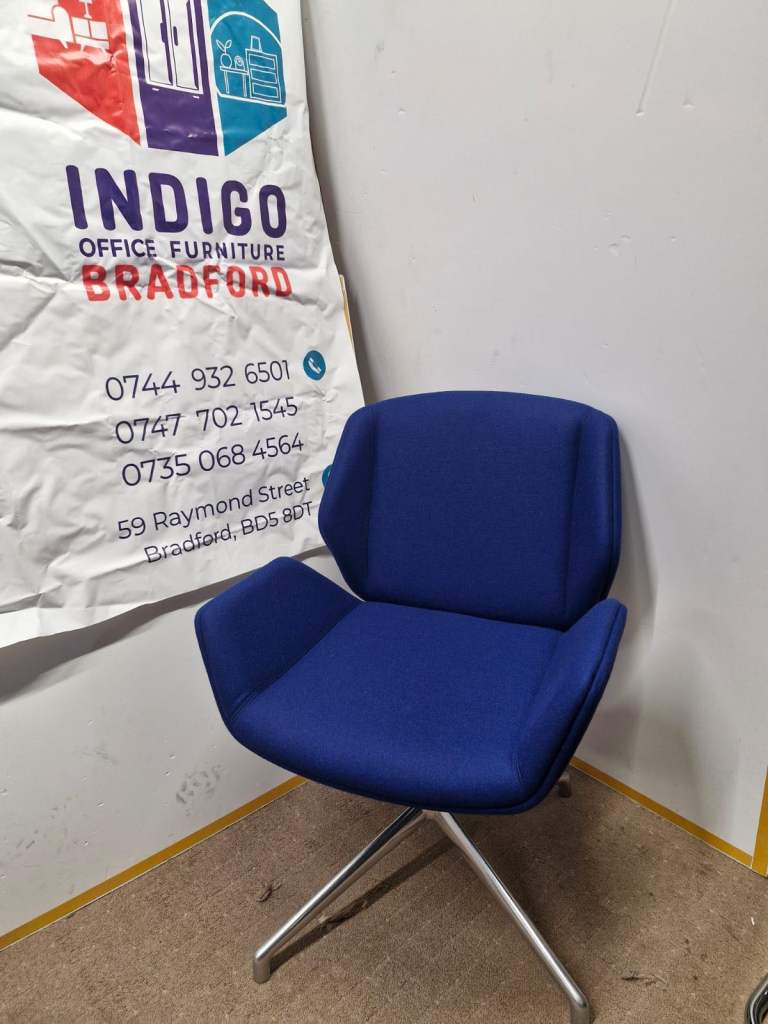 Boss design Kruze swivel lounge chair with brand new upholstery