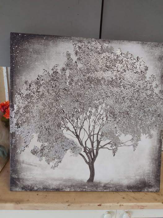 picture with glittery silver 