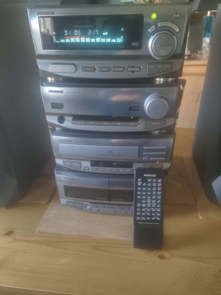 image for Kenwood hifi with 6 cd changer speakers in full working condition 