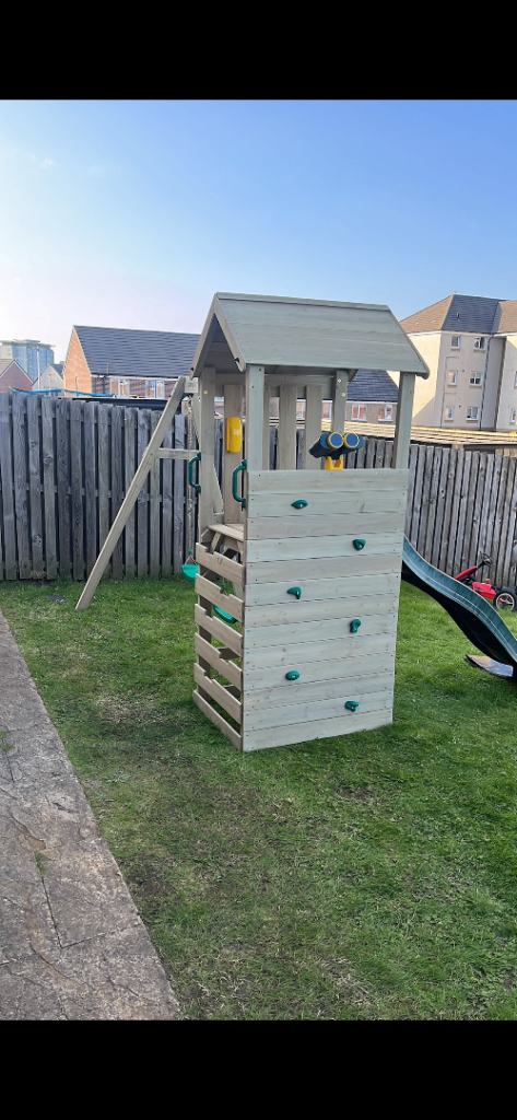 LOOKOUT TOWER WITH DOUBLE SWING AND CLIMBING WALL