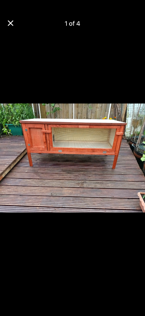 Rabbit hutch 