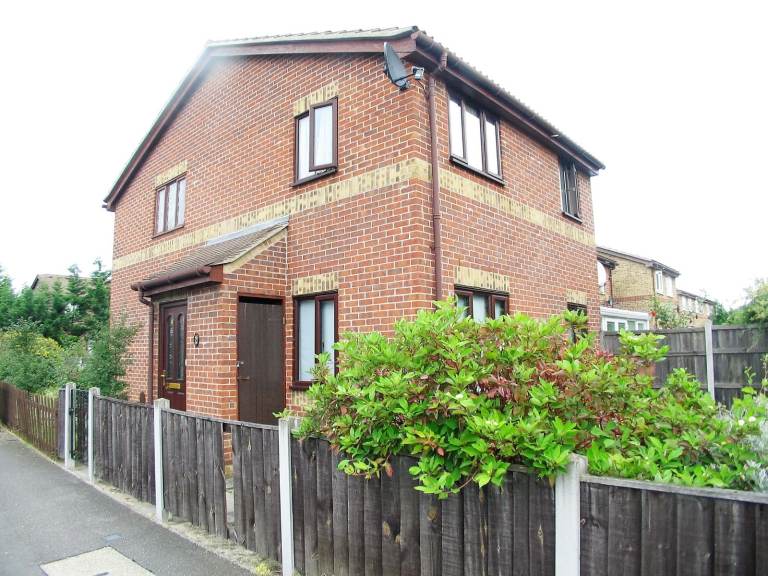 Beautiful one bedroom house in Chadwell Heath