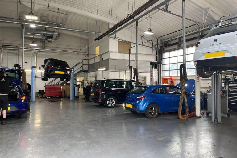 2025 SEAT Ateca 1.5 TSI EVO FR Black Edition Euro 6 (s/s) 5dr SUV PETROL Manual