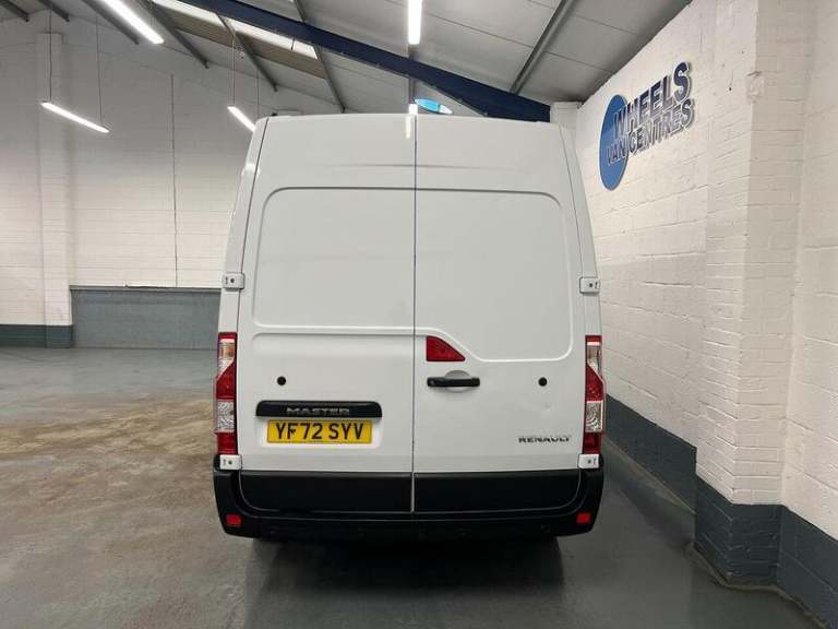 2023 Renault Master LM35dCi 135 Business+ Medium Roof Van PANEL VAN DIESEL Manual