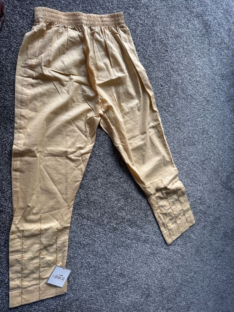Ladies Small Cream Trousers – New with Tags
