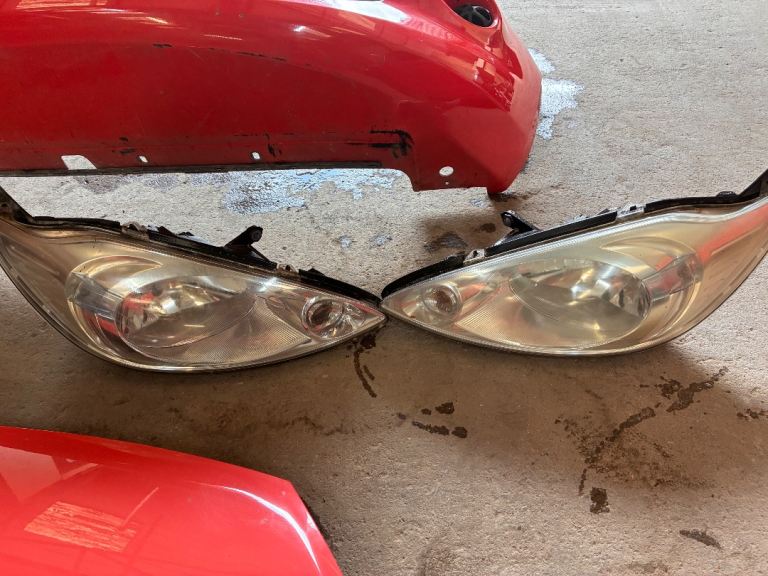 FORD KA HEADLIGHTS 2008-2016 EXCELLENT CONDITION 