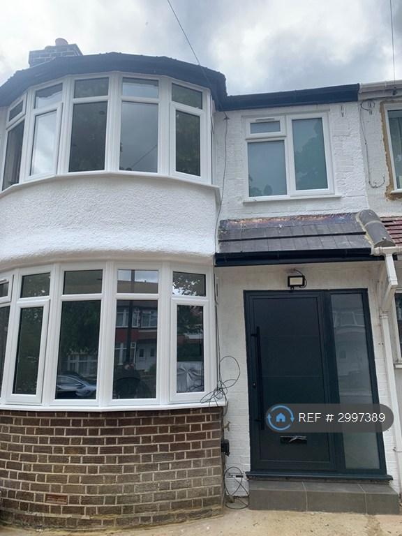 4 bedroom house in Thames Avenue, Greenford, UB6 (4 bed) (#2997389)