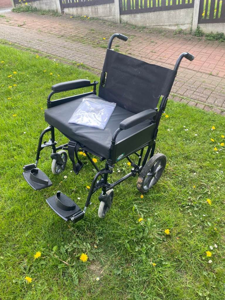 Wheelchair. 133kg Working Load, Drop Down Handle Bars. Seat Cushion