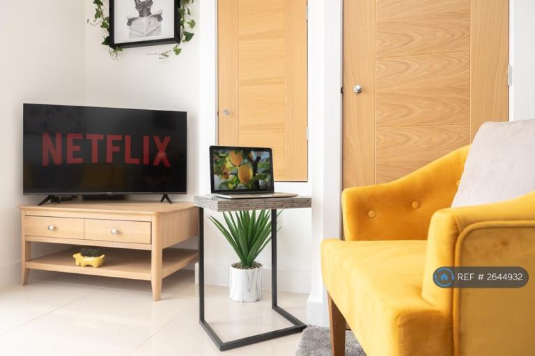 2 bedroom flat in Atlantic Mansions, Southampton, SO14 (2 bed) (#2644932)